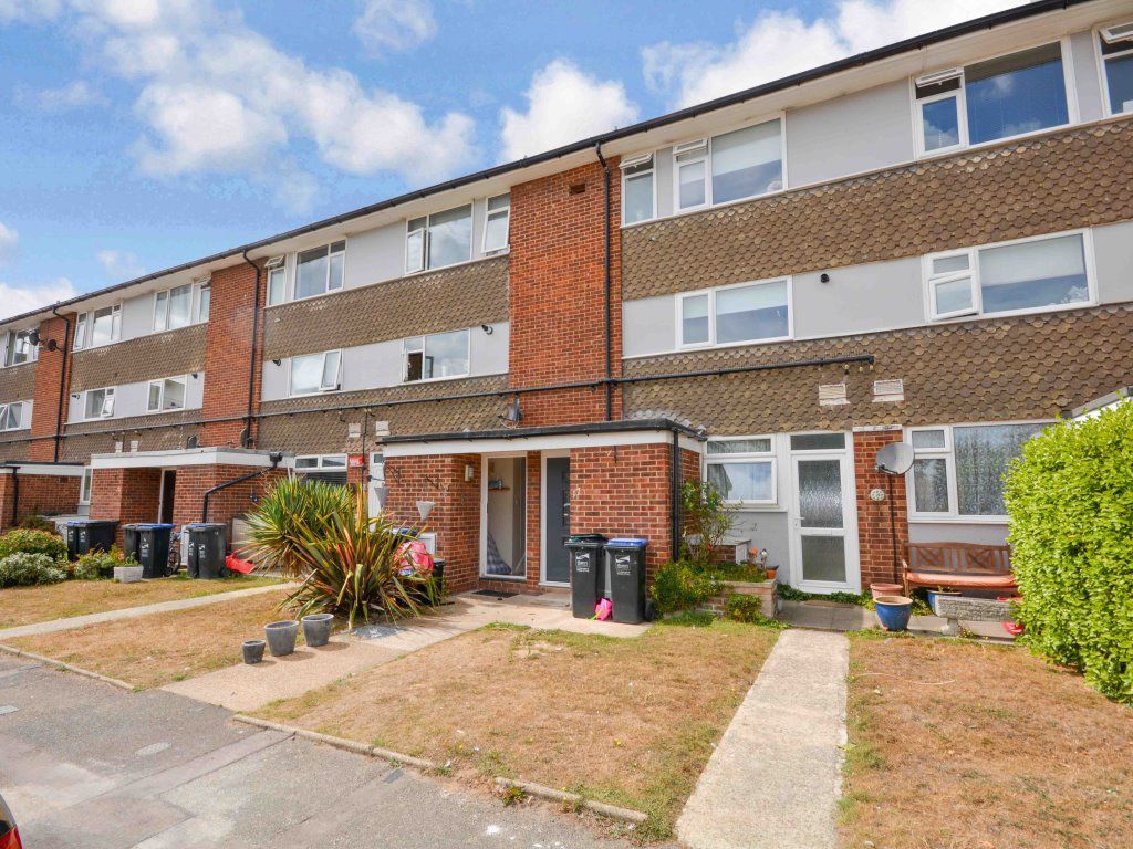 3 bed flat to rent in Magdalen Court, Broadstairs CT10, £1,150 pcm Zoopla