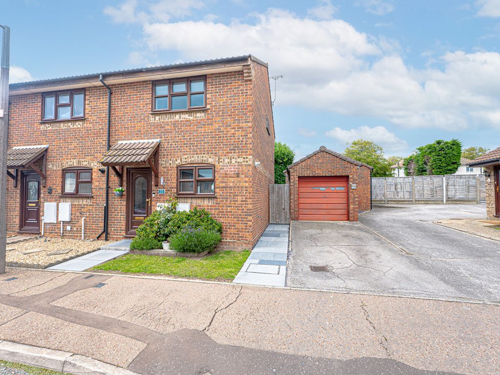 2 bed semidetached house for sale in Suffolk Avenue, LeighOnSea SS9