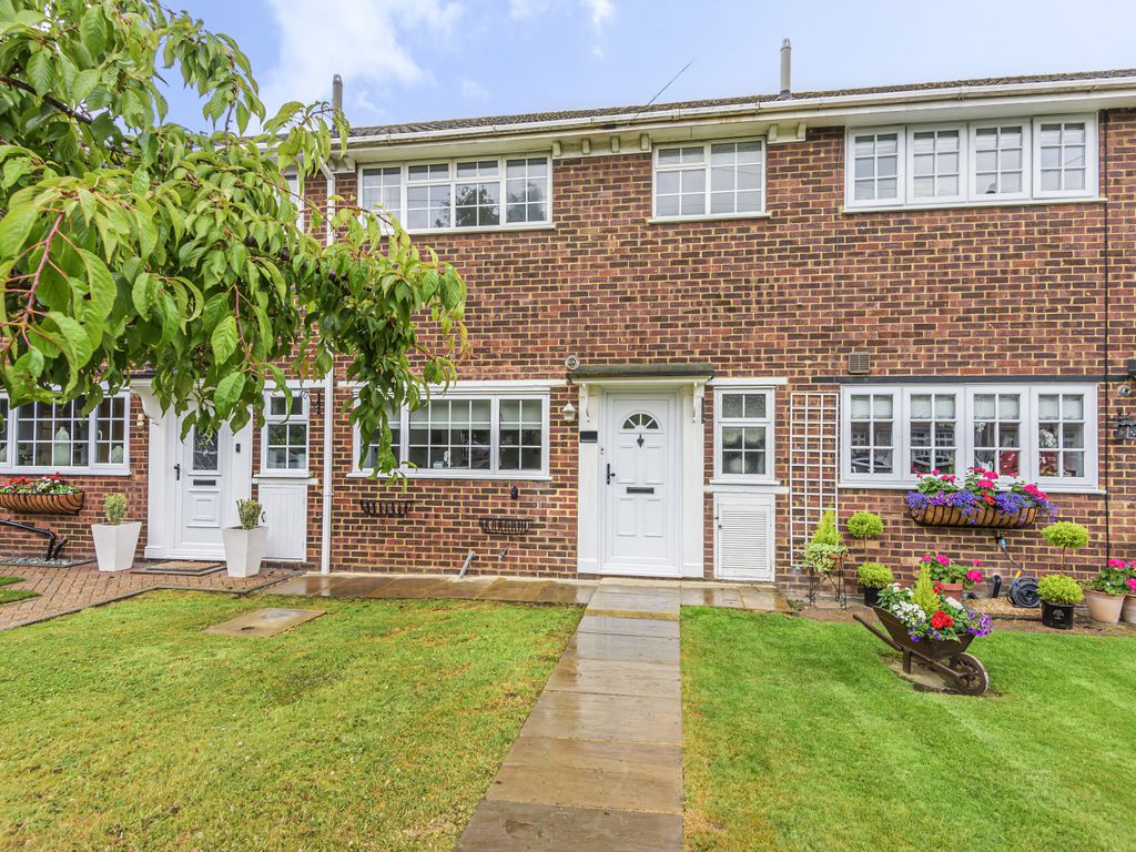 3 bed detached house for sale in Staines Lane Close, Chertsey KT16 Zoopla