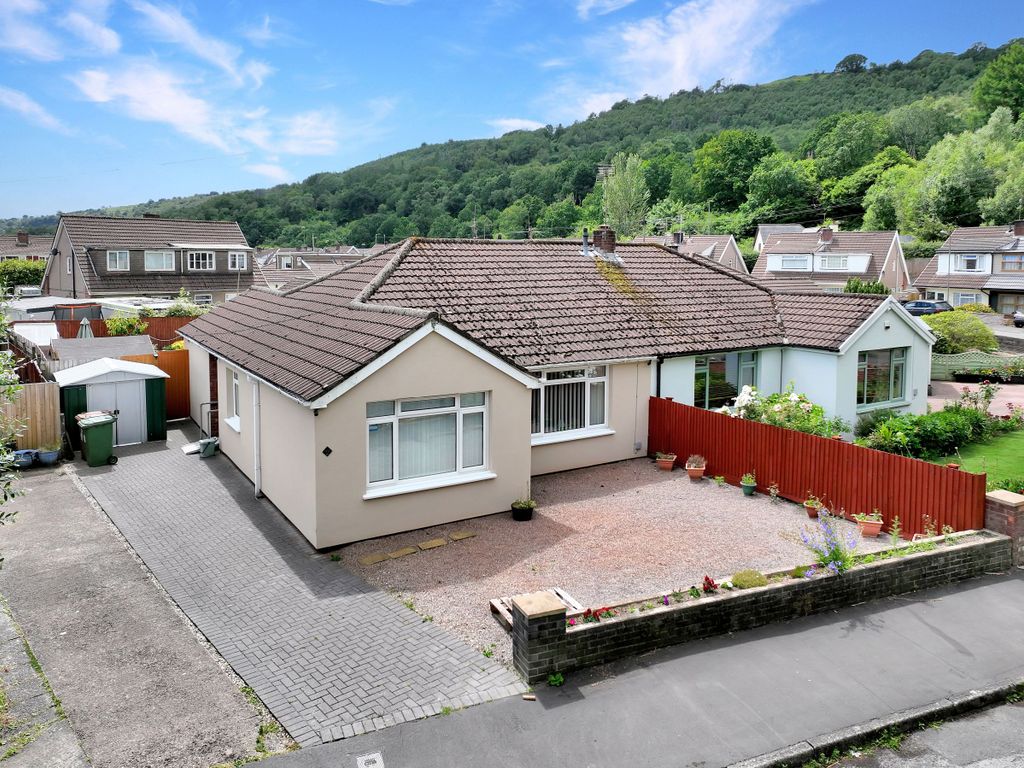3 bed bungalow for sale in Glyn Bedw, Llanbradach, Caerphilly CF83, £