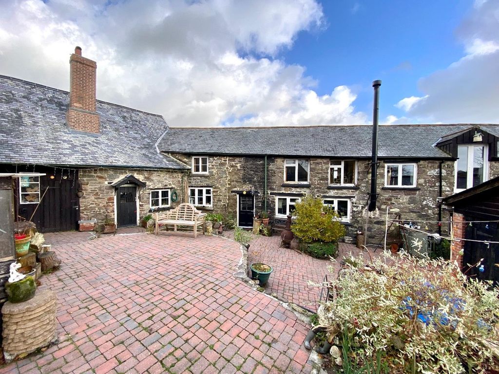 6 bed detached house for sale in East Street, North Molton, South