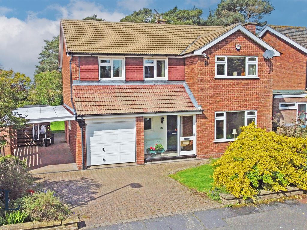 4 bed detached house for sale in Highbury Road, Keyworth, Nottingham
