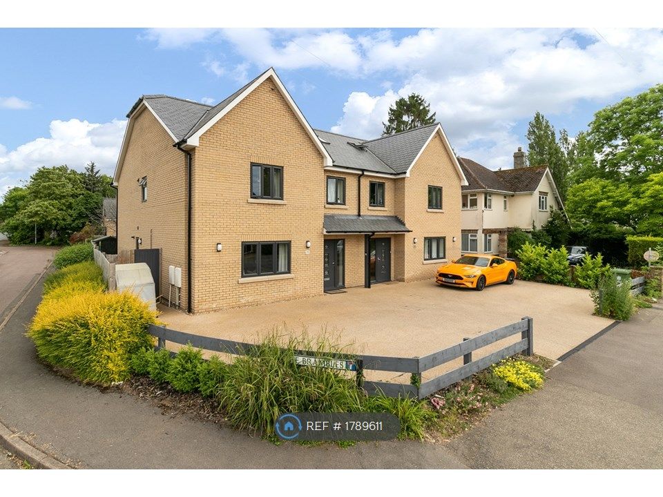5 bed semidetached house to rent in Thornton Road, Girton, Cambridge