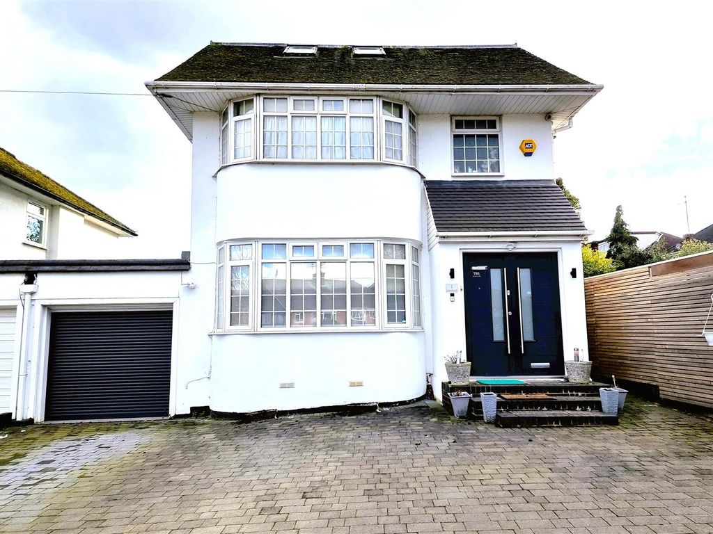 4 bed property for sale in Lakenheath, London N14, £1,390,000 Zoopla