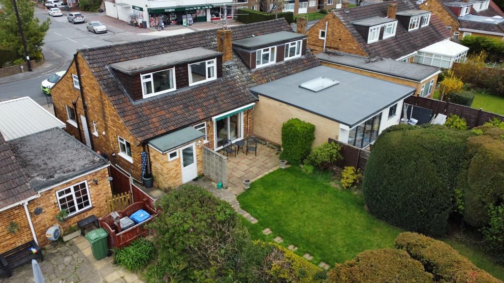 3 bed semidetached house for sale in Longmead, Windsor SL4, £500,000