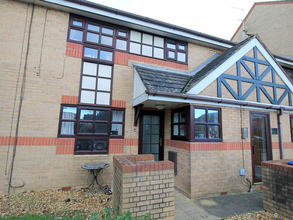 2 bed flat for sale in King Charles Place, Emerald Quay, Shoreham, West