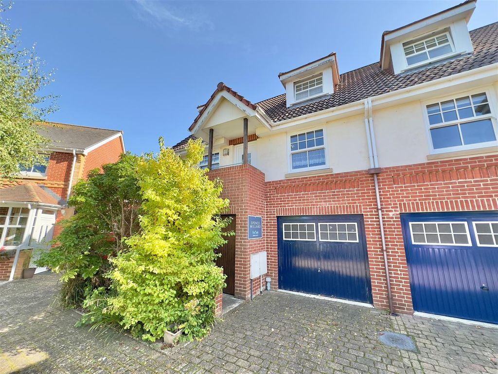 2 bed property for sale in Fairfield Park, Totland Bay PO39, £310,000