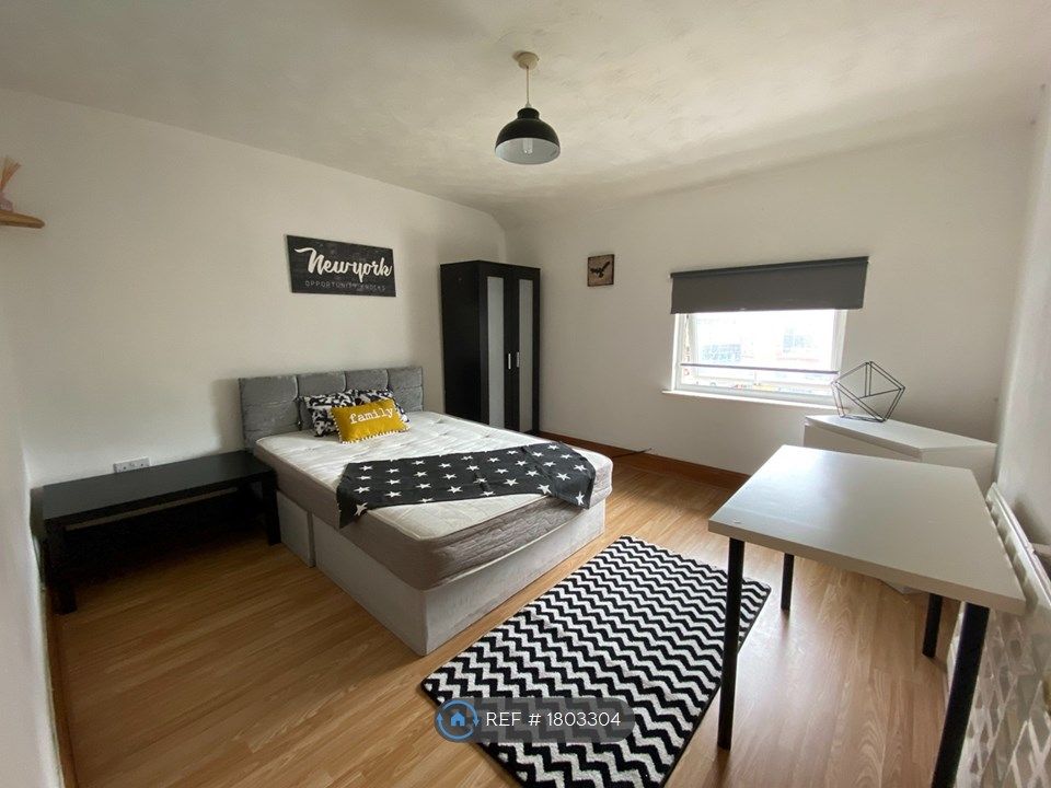 2 bed flat to rent in Humberstone Gate, Leicester LE1, £895 pcm Zoopla