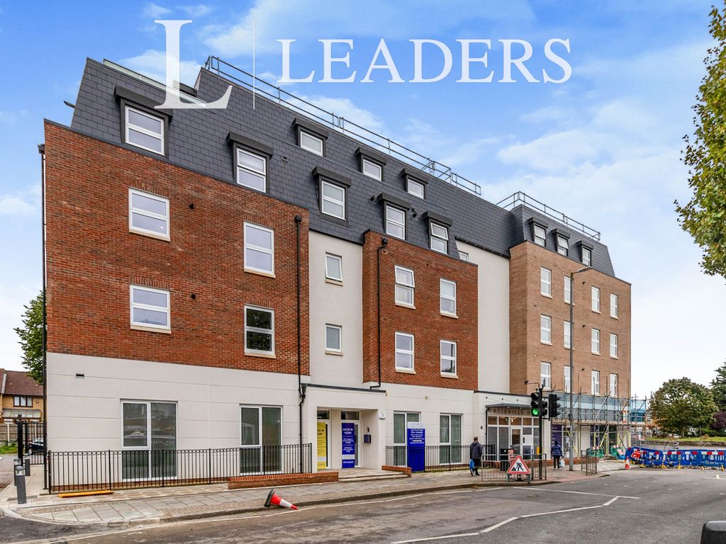 2 bed flat to rent in Burlington Road, New Malden KT3, £2,500 pcm Zoopla