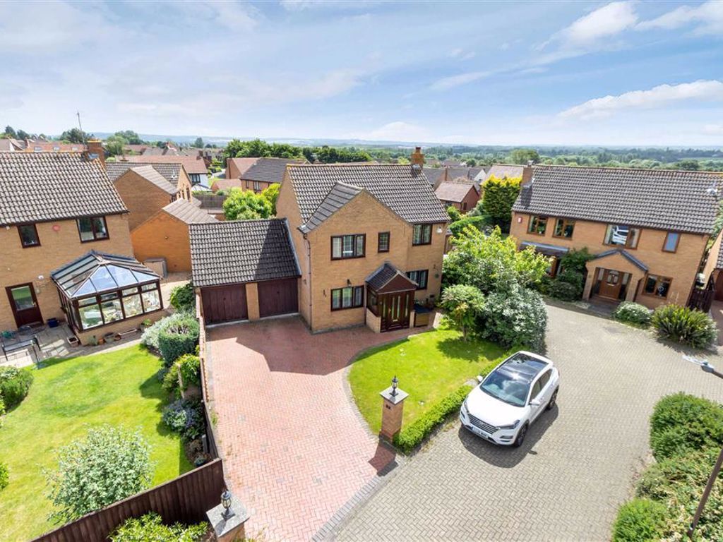 4 bed detached house for sale in Thirsk Gardens, Bletchley, Milton Keynes MK3 Zoopla