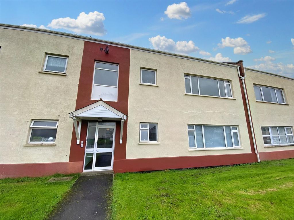 2 bed flat for sale in Llanion Park, Pembroke Dock SA72, £80,000 Zoopla