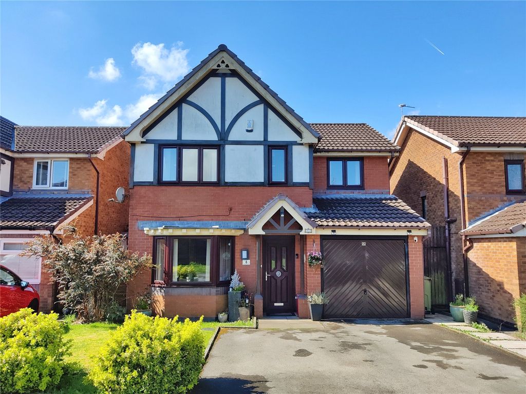 4 bed detached house for sale in Watersheddings Way, Watersheddings
