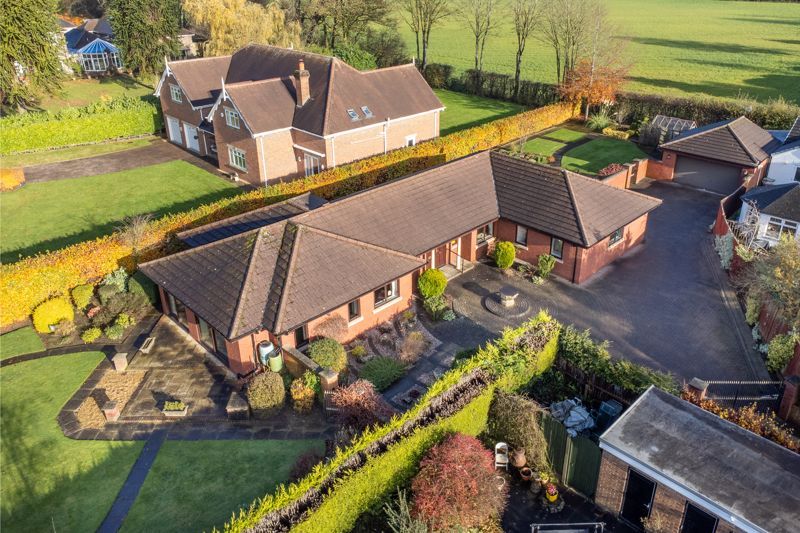 4 bed bungalow for sale in Southworth Road, NewtonLeWillows WA12, £650,000 Zoopla