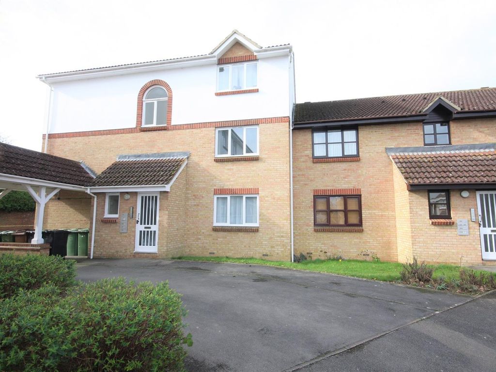 1 bed flat to rent in The Ridings, Paddock Wood, Tonbridge TN12, £825 pcm Zoopla