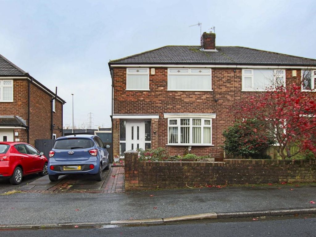 3 bed semidetached house for sale in Glynrene Drive, Wardley, Swinton