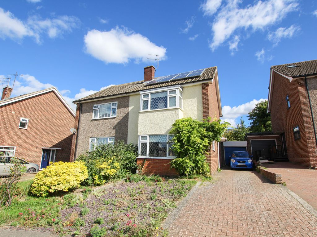 3 bed semidetached house for sale in Rylstone Way, Saffron Walden CB11