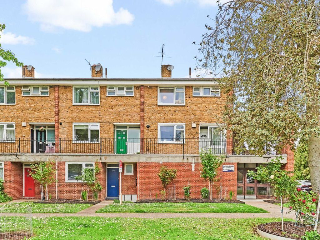 4 bed flat to rent in Clarence Avenue, London SW4 Zoopla
