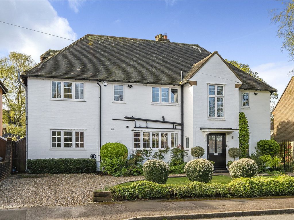 4 bed detached house for sale in Kings Road, Hertfordshire EN5