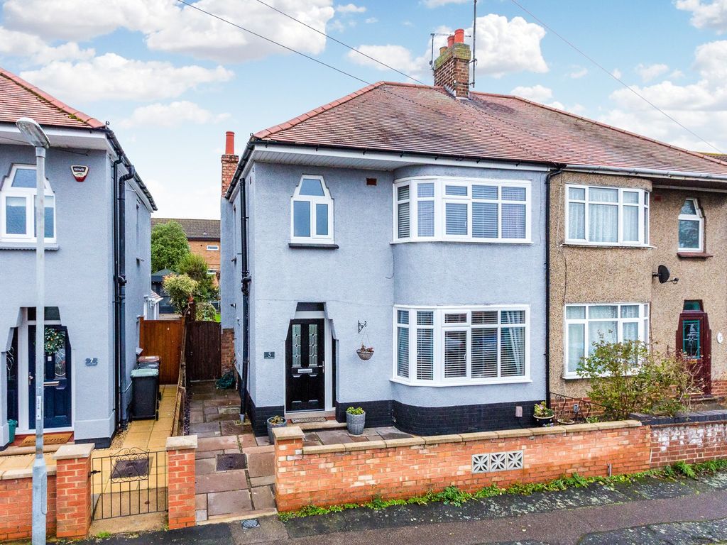 3 bed semidetached house for sale in Lime Street, Rushden NN10, £