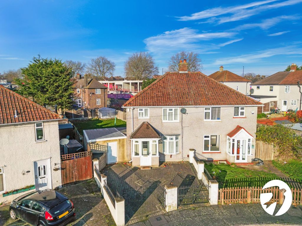 3 bed semidetached house to rent in Penford Gardens, Kidbrooke, London