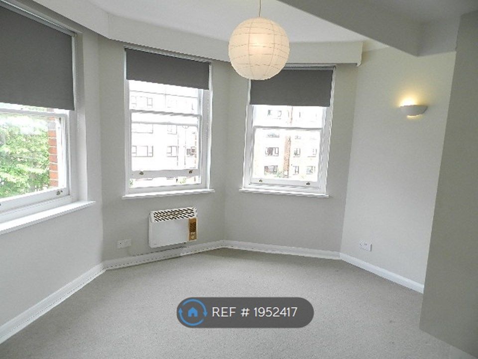 Studio to rent in Adelaide Road, Surbiton KT6, £875 pcm Zoopla