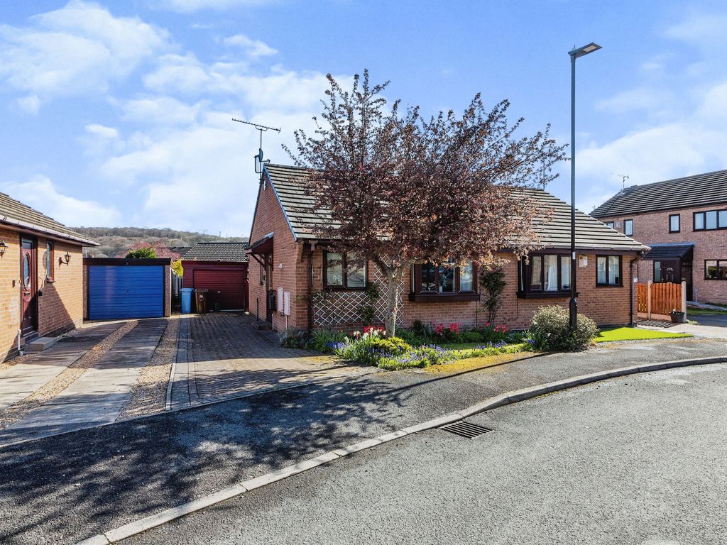 2 bed bungalow for sale in Berry Holme Close, Chapeltown, Sheffield