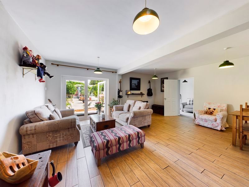 3 bed bungalow for sale in Pontypridd Road, Barry CF62 Zoopla