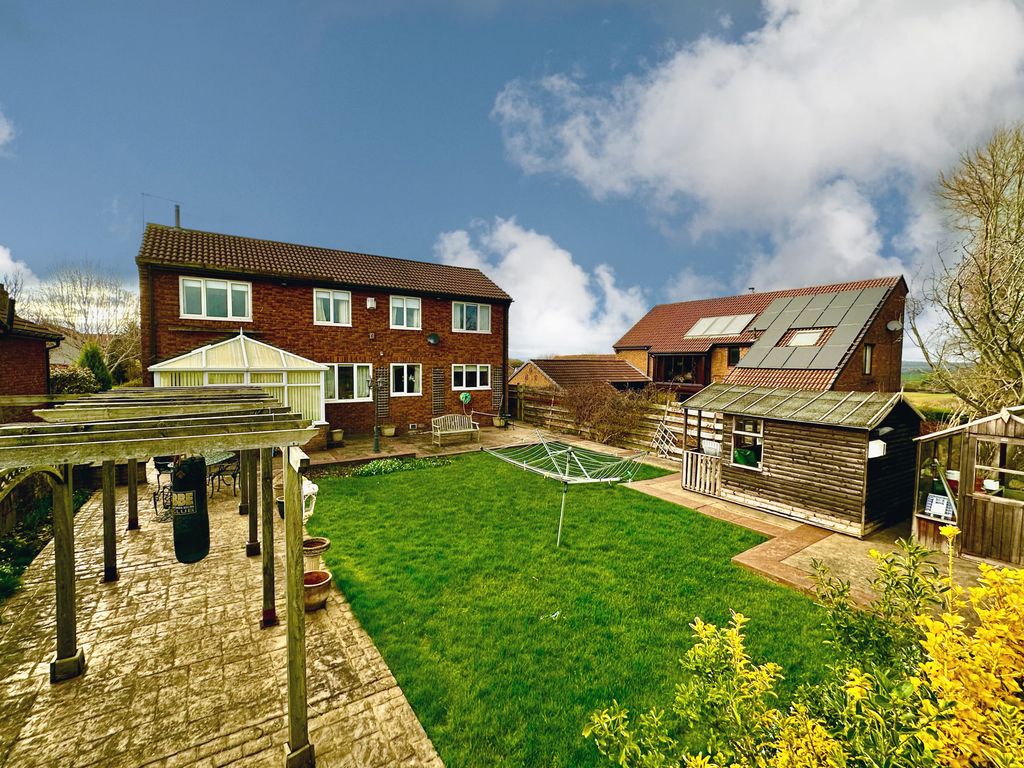 4 bed detached house for sale in Hall Farm Close, Aughton, Sheffield