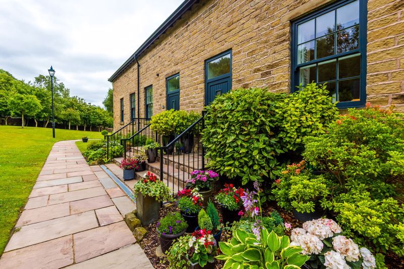 3 bed mews house for sale in Wallsuches, Horwich, Bolton BL6 Zoopla