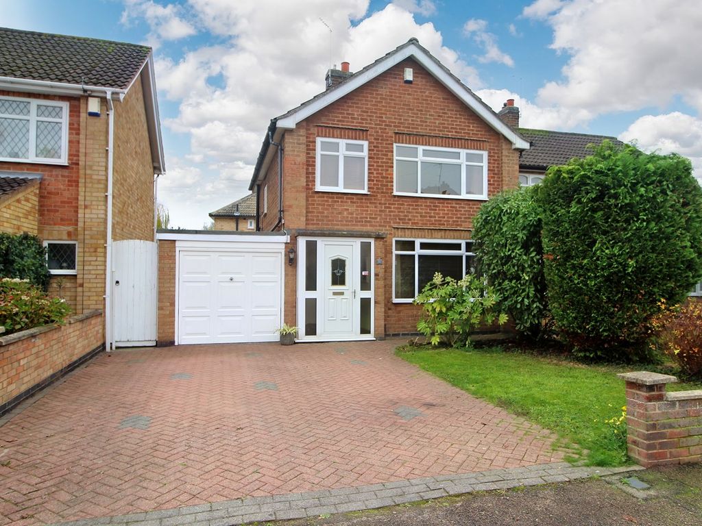 3 bed semidetached house for sale in Maple Avenue, Blaby, Leicester