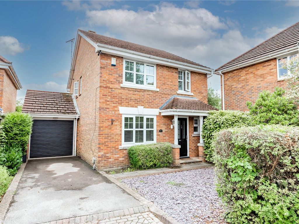 4 bed detached house for sale in St Pauls Close, Tongham, Surrey GU10