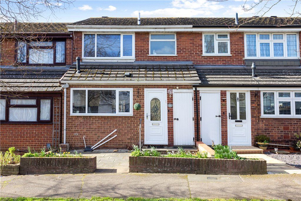 3 bed terraced house for sale in Limes Avenue, Chigwell IG7 Zoopla