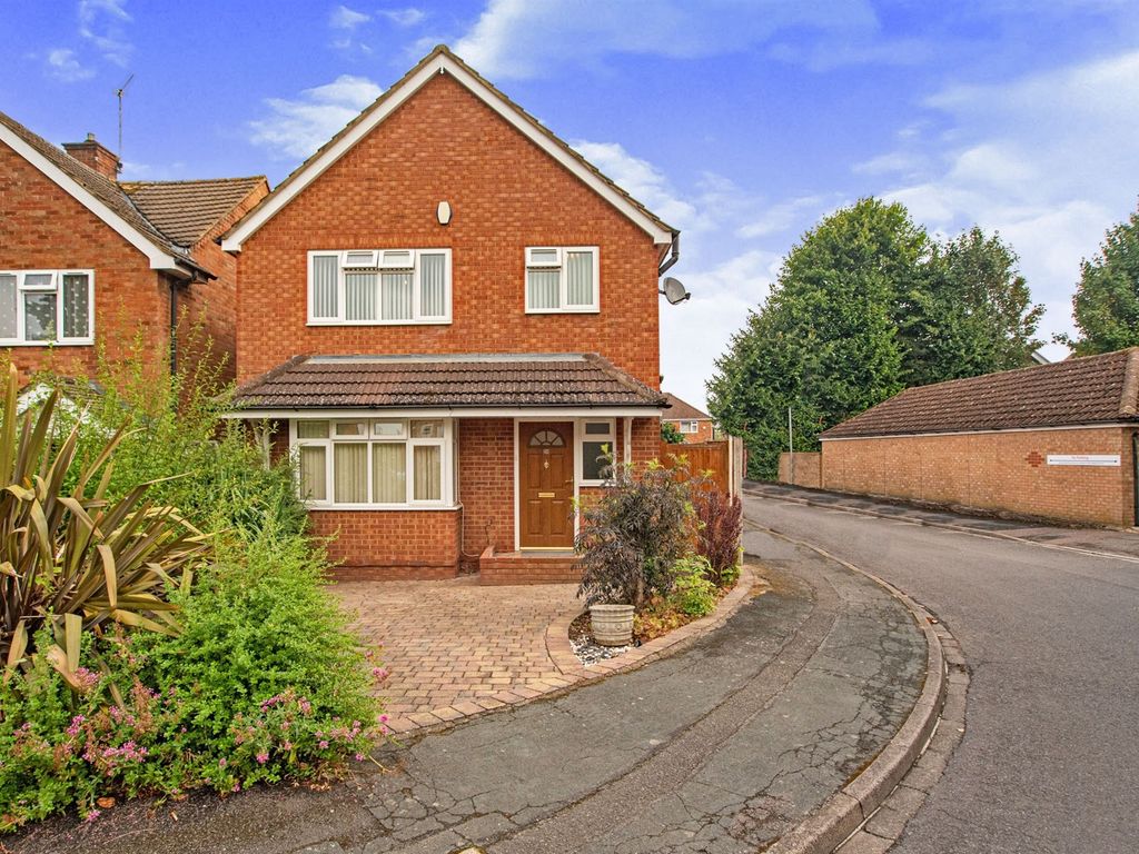 3 bed detached house for sale in Comet Close, Leavesden, Watford WD25 Zoopla
