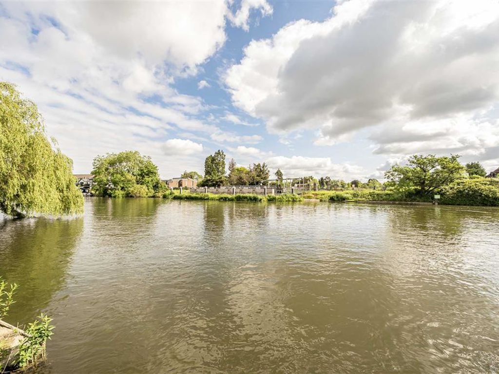 3 bed property for sale in Laleham Reach, Chertsey KT16, £950,000 Zoopla