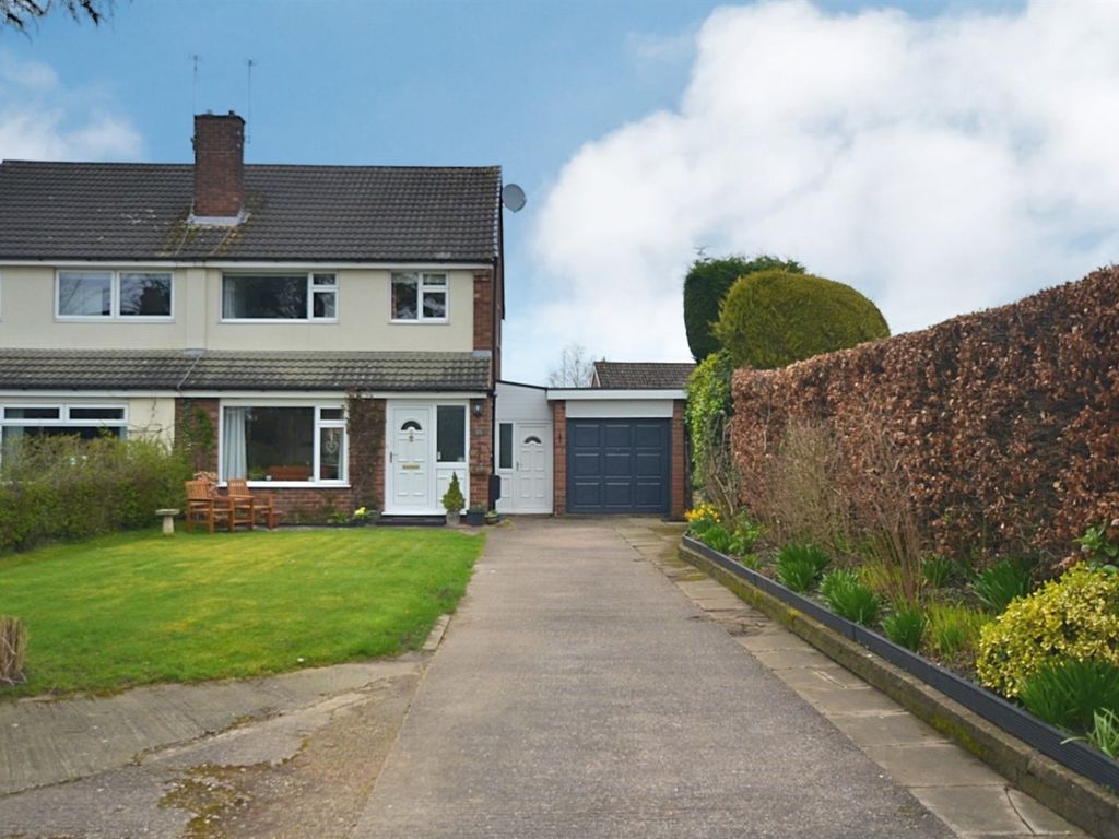 3 bed semidetached house for sale in Station Road, Holmes Chapel