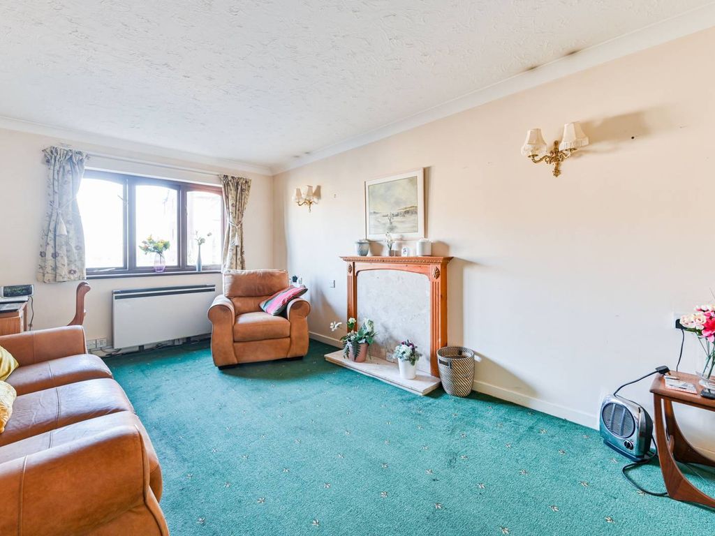Hanbury Court, Harrow HA1  