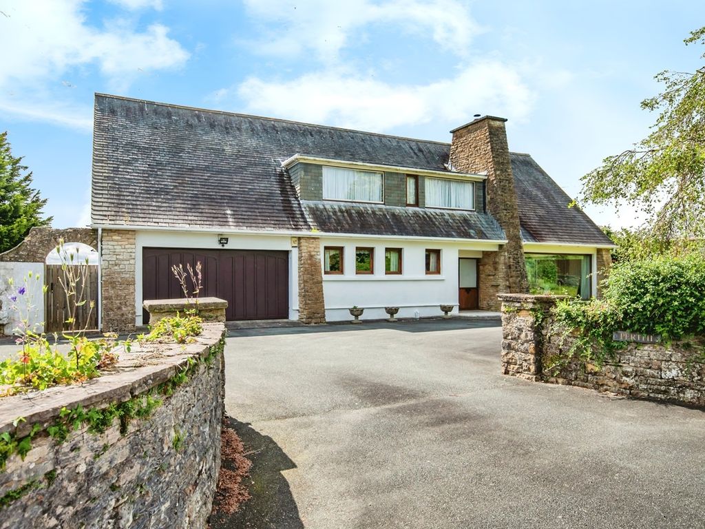4 bed detached house for sale in Llyn Y Fran Road, Llandysul SA44, £