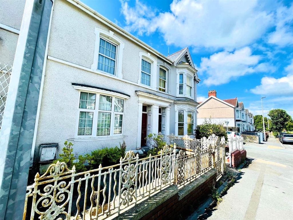 3 bed semidetached house for sale in College Hill, Llanelli SA15, £