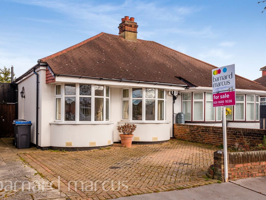 2 bed bungalow for sale in Gladeside, Croydon CR0, £400,000 Zoopla