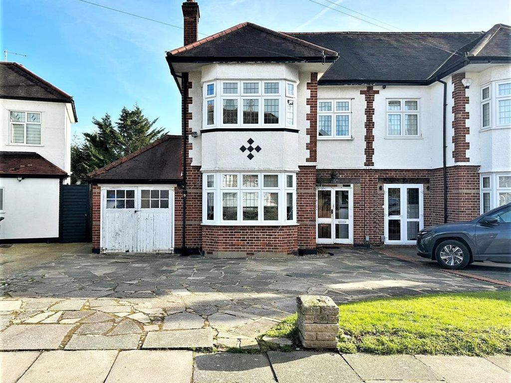 3 bed semidetached house for sale in Lakenheath, Southgate N14 Zoopla