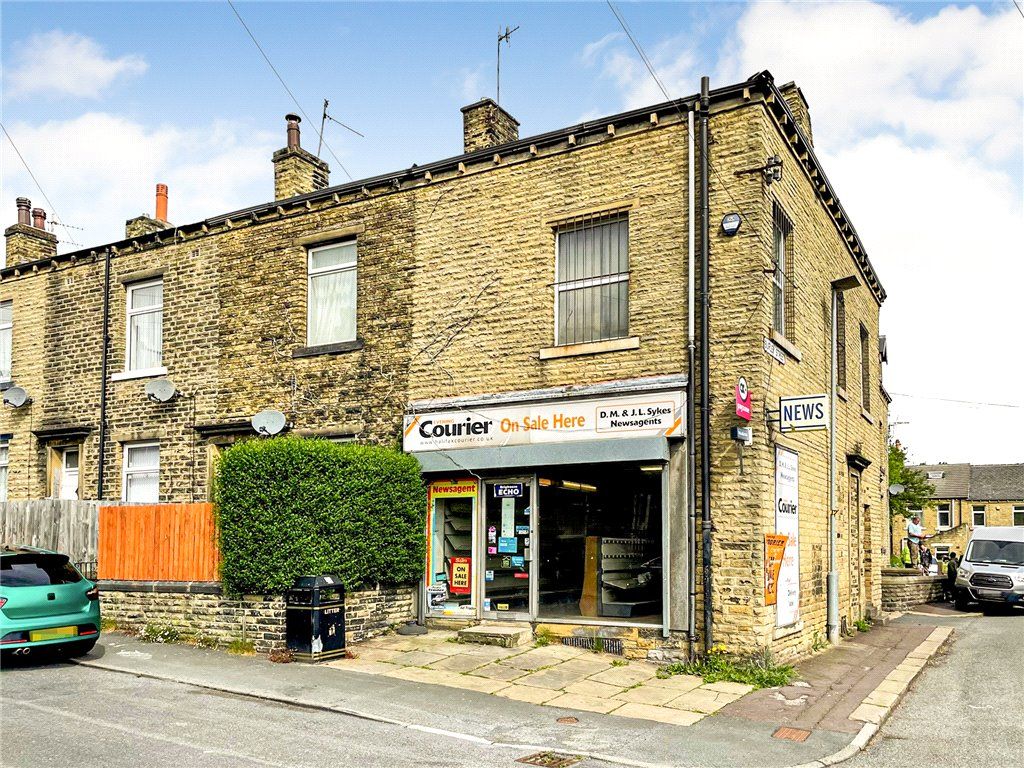 2 bed end terrace house for sale in Elizabeth Street, Elland, West