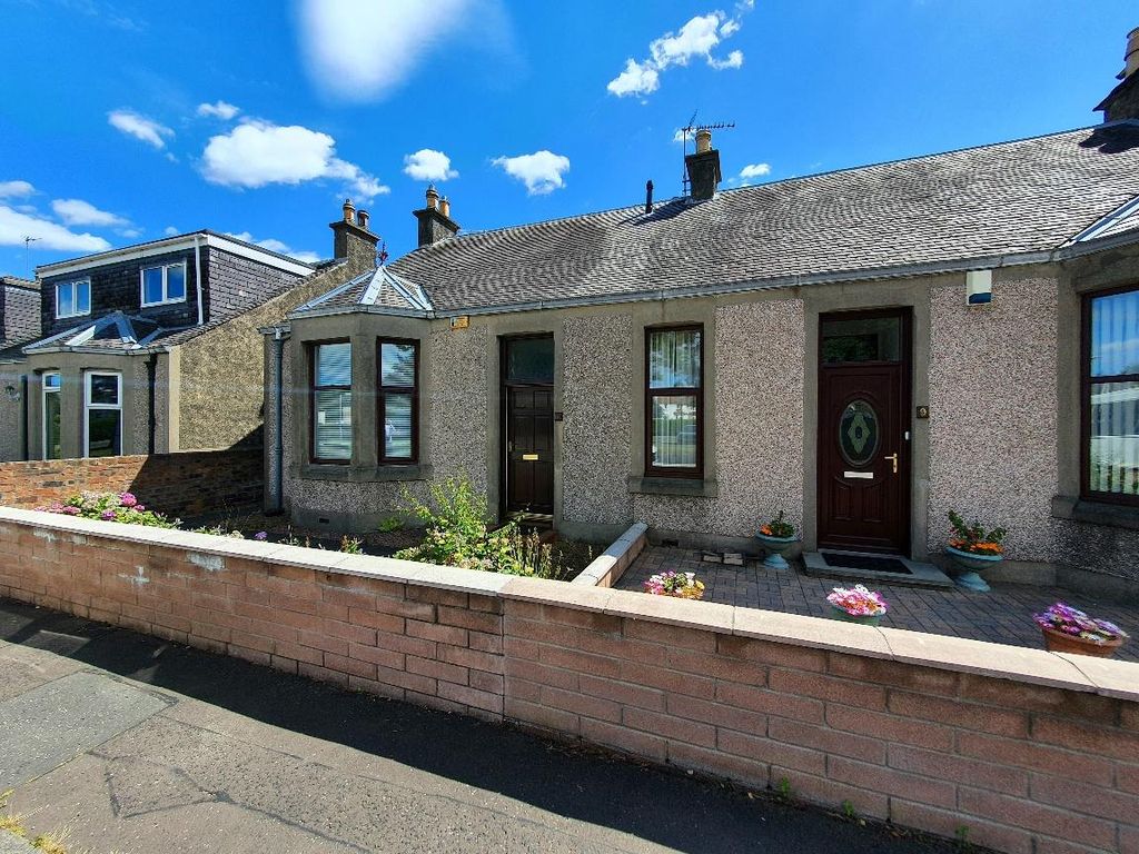2 bed semidetached bungalow to rent in Balmoral Terrace, Leven KY8 Zoopla