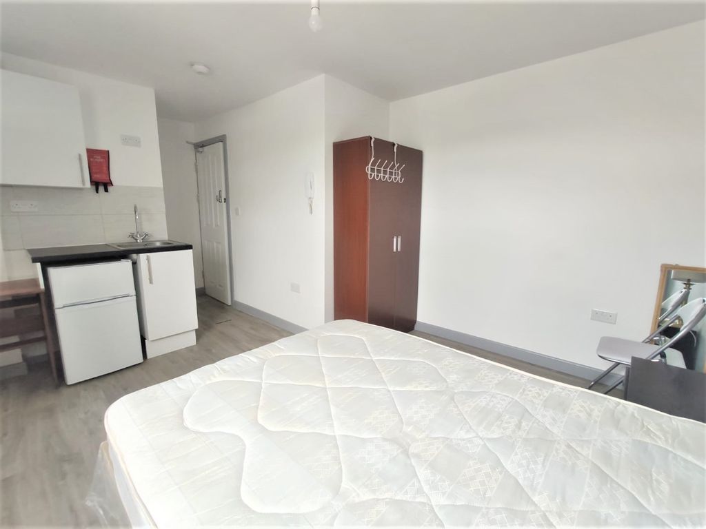 1 bed flat to rent in Albert Road, West Drayton UB7 Zoopla
