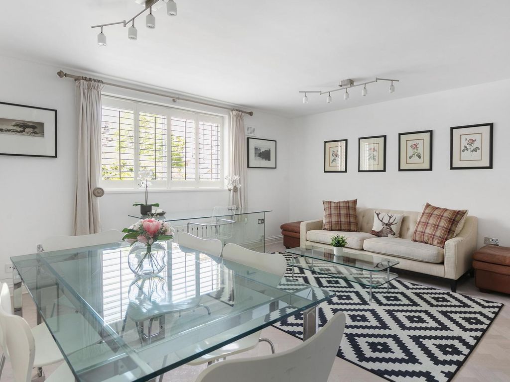 2 bed flat to rent in Sherborne Court, Cromwell Road, London