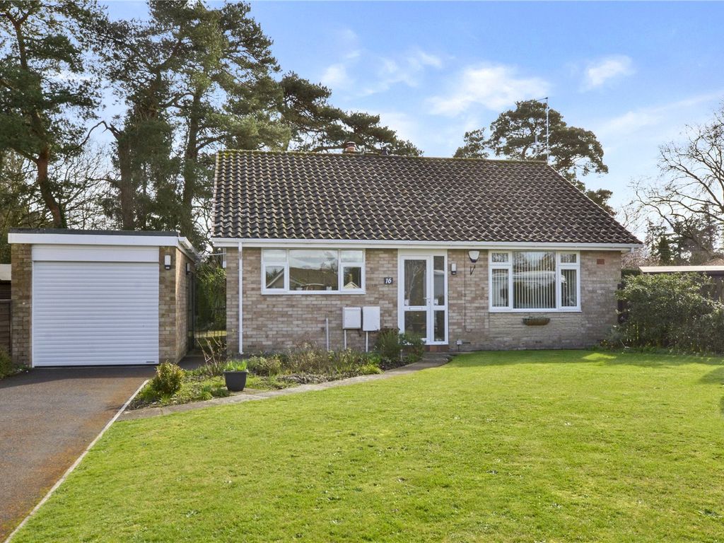 3 bed bungalow for sale in Maloren Way, West Moors, Ferndown, Dorset