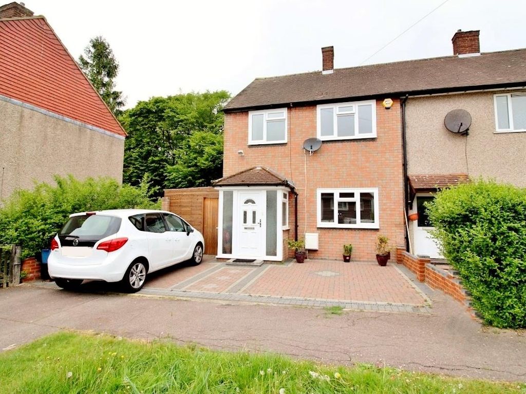 2 bed end terrace house for sale in Brocket Way, Chigwell IG7, £430,000