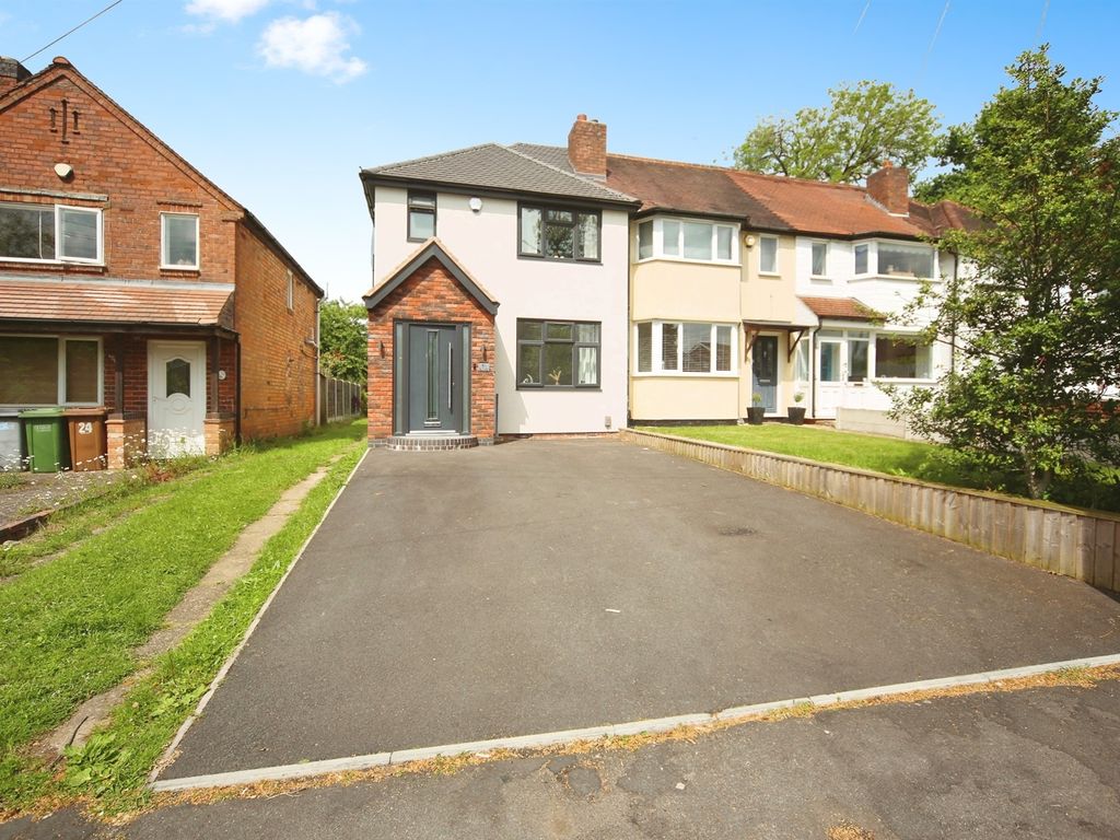 3 bed end terrace house for sale in Brook Lane, Solihull B92, £360,000
