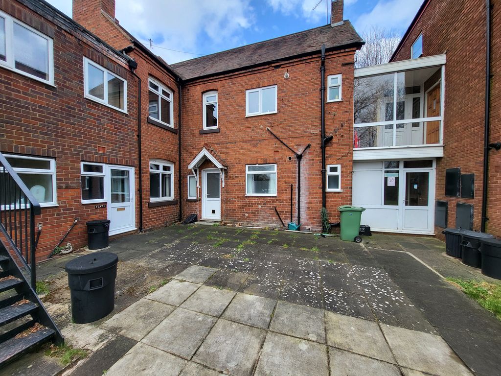 1 bed flat to rent in Melbourne Road, Halesowen B63, £600 pcm Zoopla