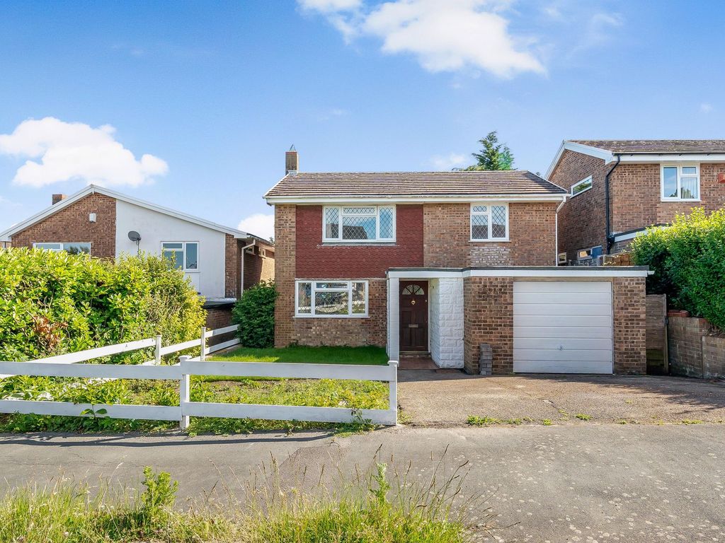 4 bed detached house for sale in Way, Billingshurst RH14, £