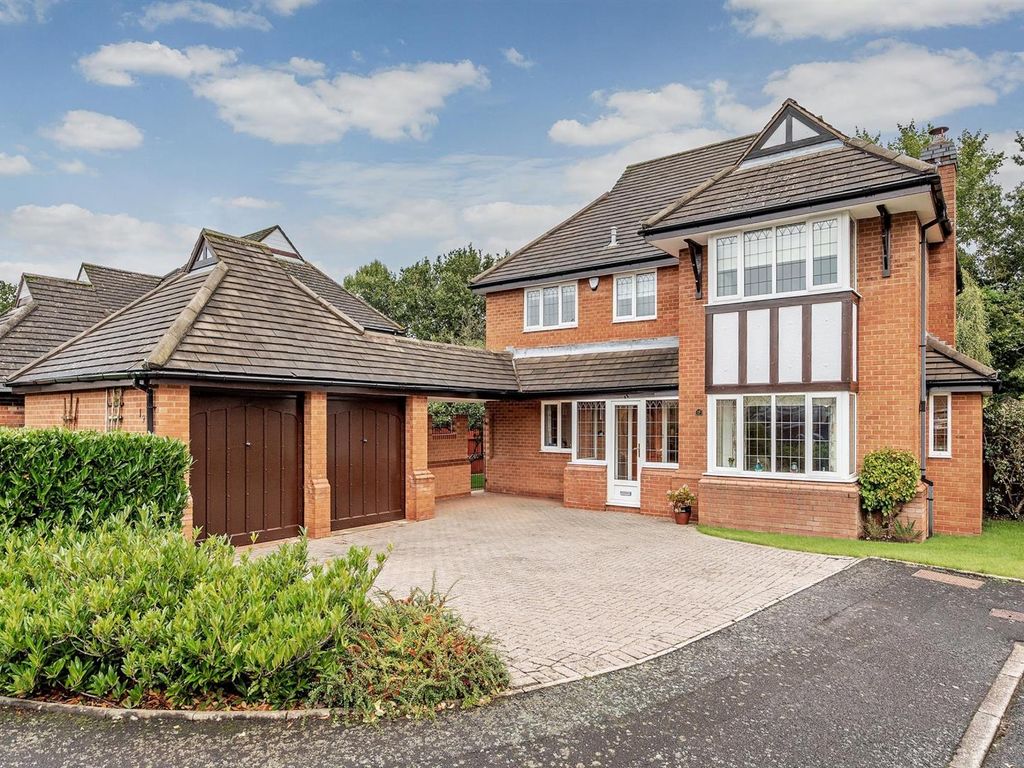 4 bed detached house for sale in Woodstock Crescent, Dorridge, Solihull